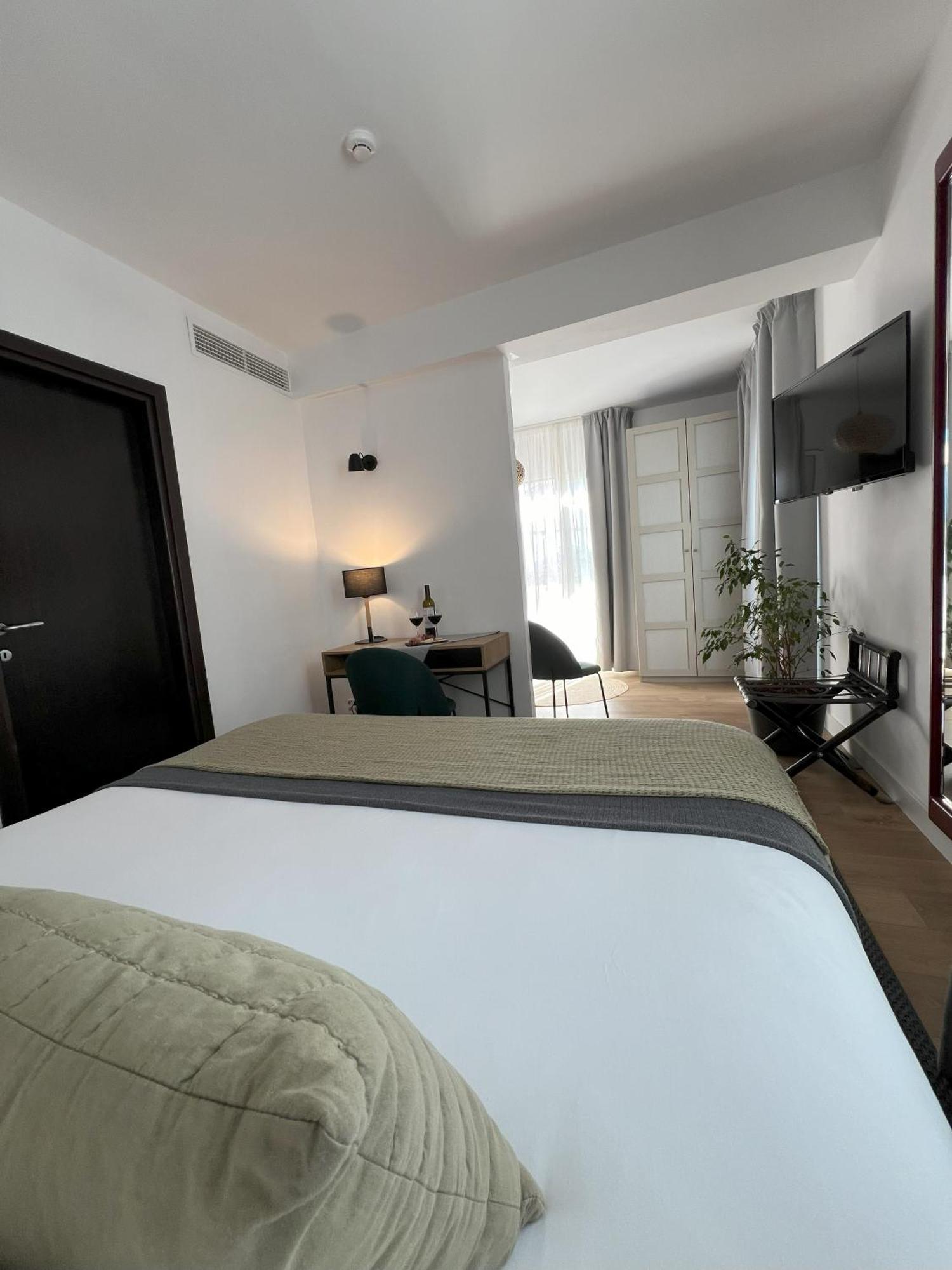 Hotel San Miguel Menorca Маон Экстерьер фото